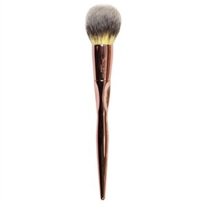 Nascita Bronzy Glow Oval Blush Brush - Flawless Application